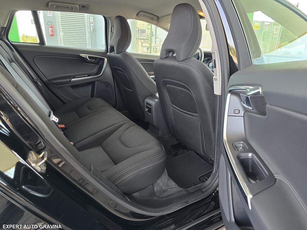 VOLVO V60 D2 2.0cc 120cv