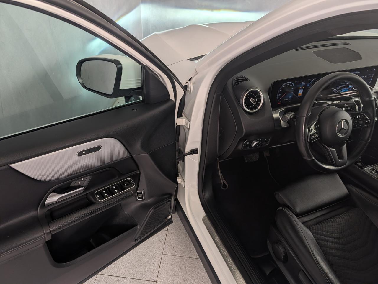 Mercedes-Benz GLB 200 200d Automatic Sport