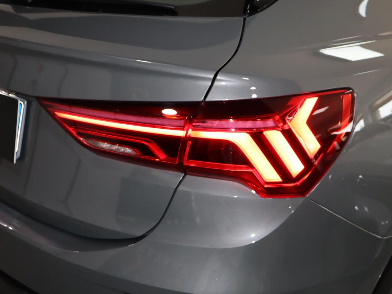 Audi Q3 Business 2.0 35 TDI #10705