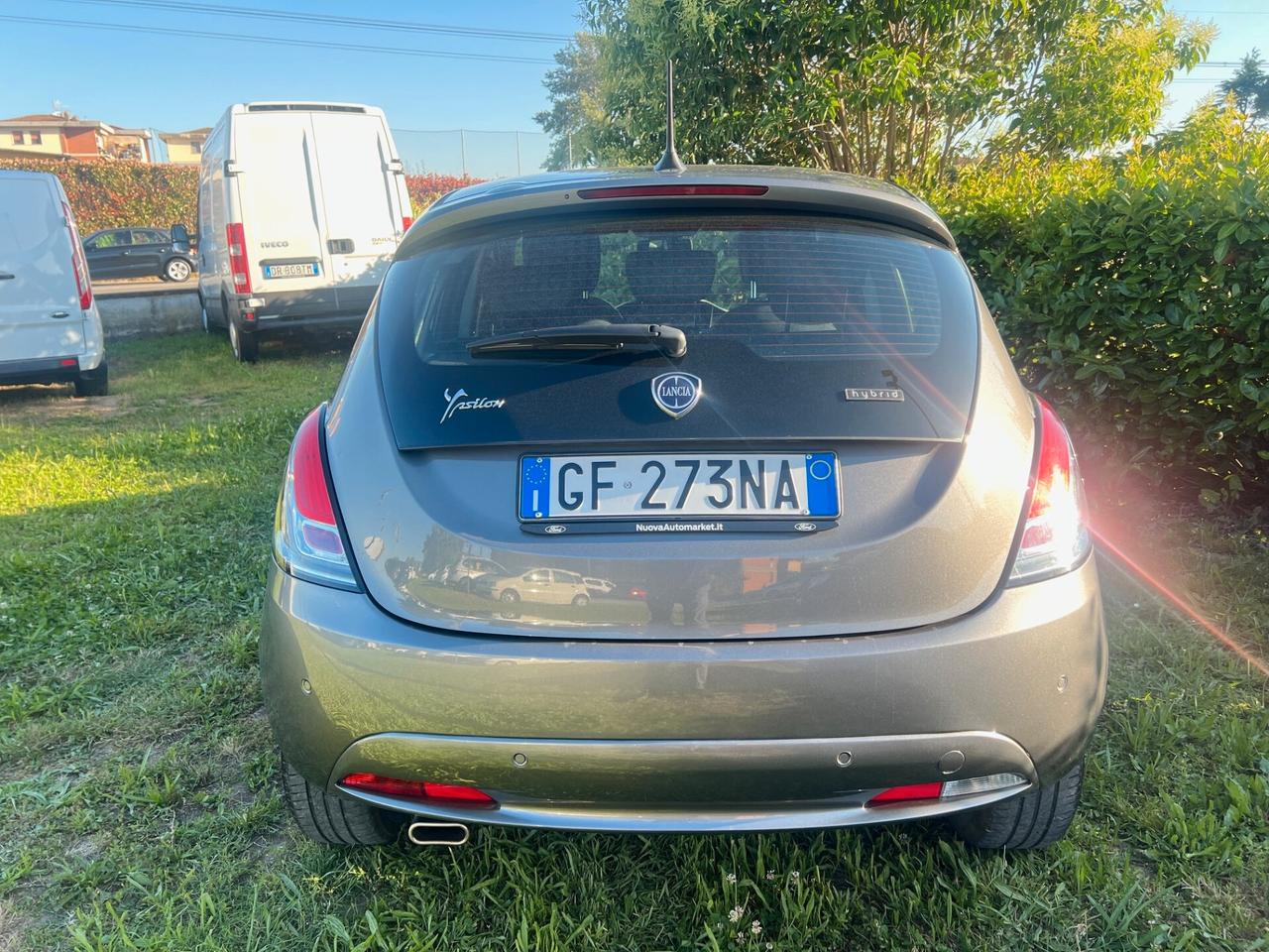 Lancia Ypsilon 1.0 FireFly 5 porte S&S Hybrid Ecochic Silver