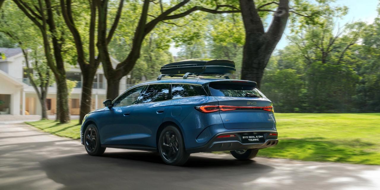 BYD SEAL 6 DM-I TOURING 1.5 212cv Touring Comfort SW 5-door (Euro 6E)