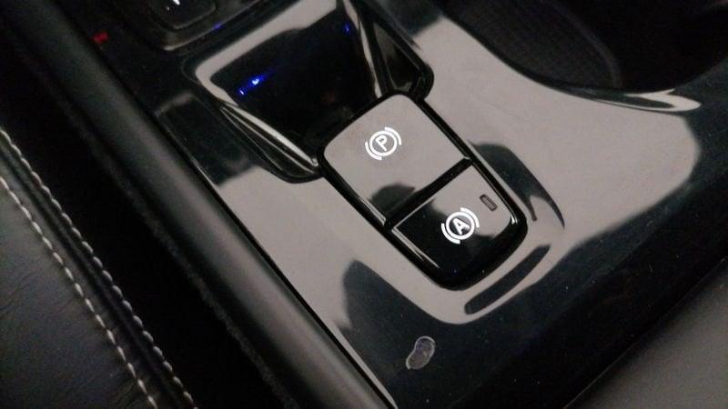 Volvo XC40 2.0 d4 R-design awd geartronic