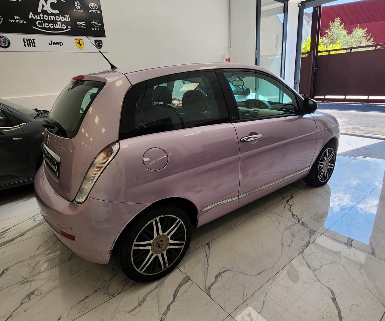 Lancia Ypsilon 1.3 MJT 75 CV Elle