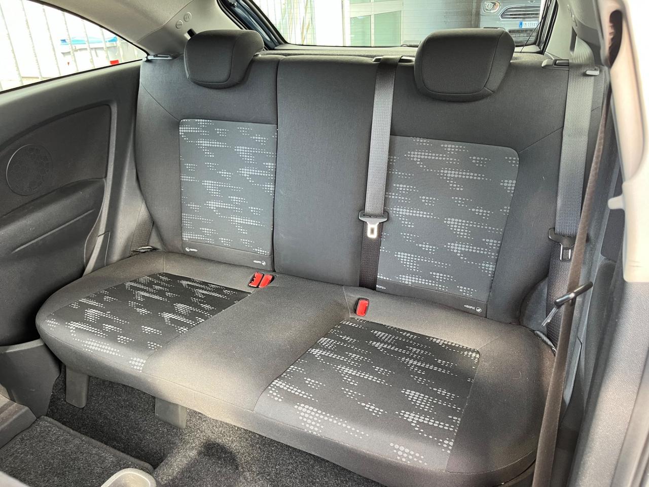 Opel Corsa 1.2 3 porte b-color OK NEOPATENTATI