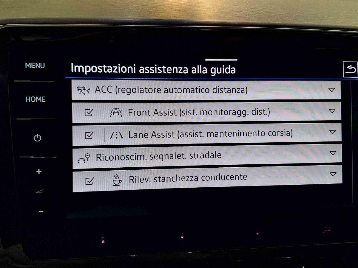 VOLKSWAGEN Passat Variant EVO 2.0 TDI DSG Executive -VIRTUAL RETROCAM SED.RISC. GAR.24M