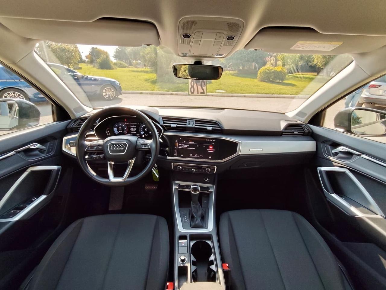 Audi Q3 35 TDI quattro S tronic Business