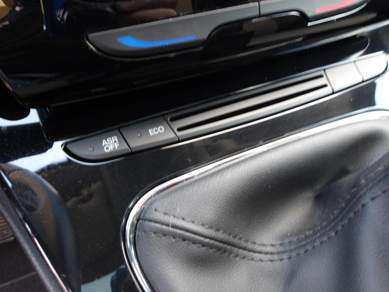 Lancia Ypsilon 5 Porte Ypsilon 0.9 t.air Gold 85cv dfn