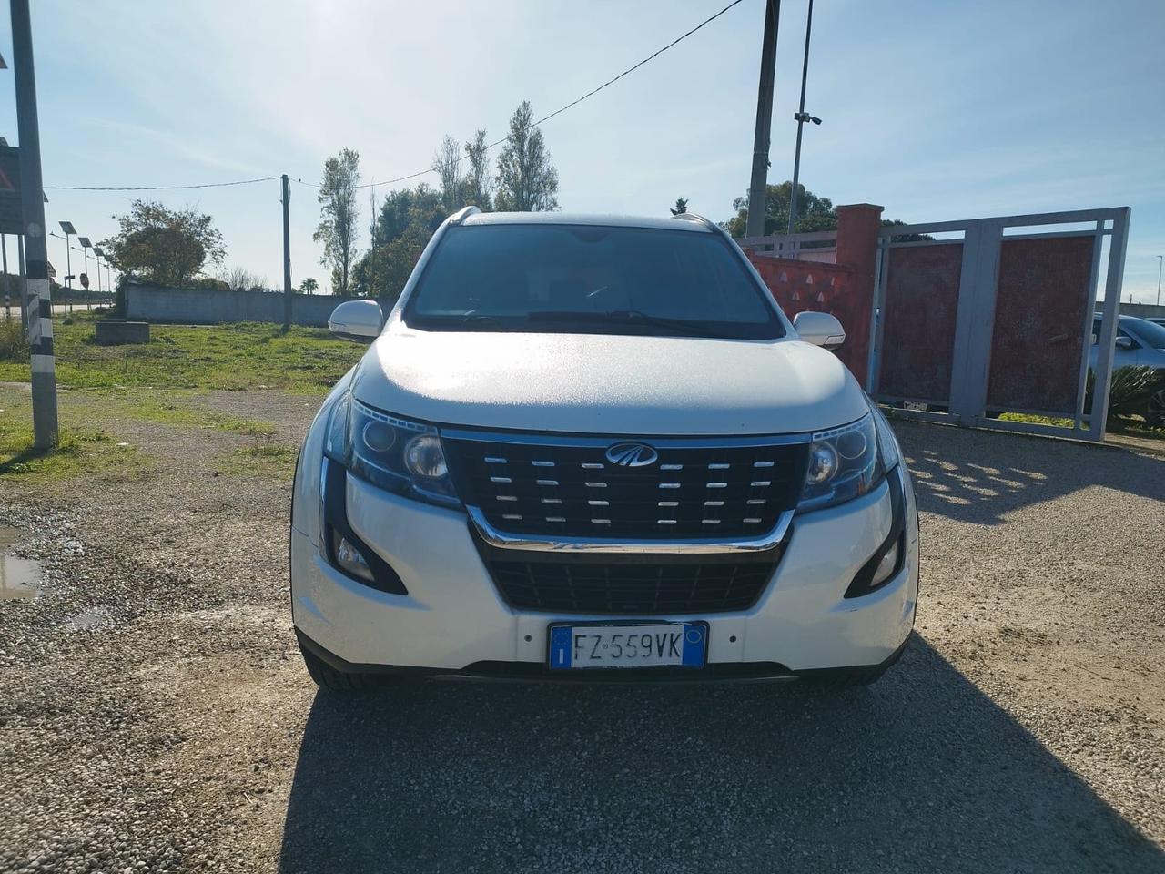 Mahindra XUV500 2.2 16V AWD W8