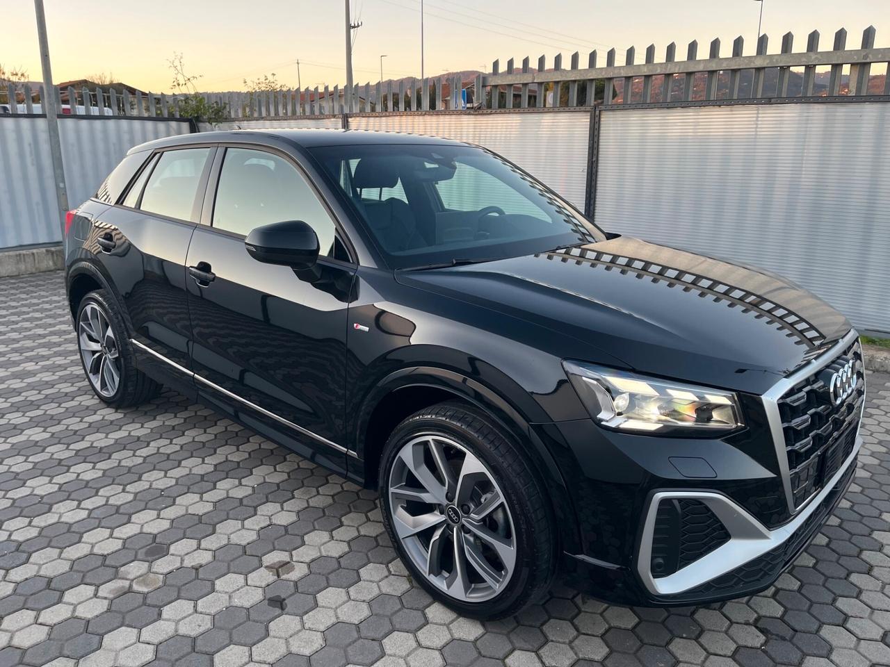 Audi Q2 35 TDI S tronic line Edition