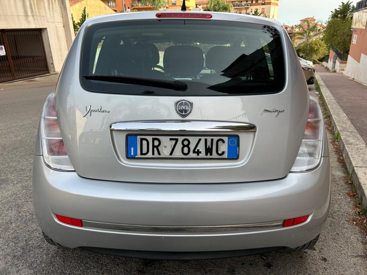 Lancia Ypsilon 1.3 MJT 75 CV Platino