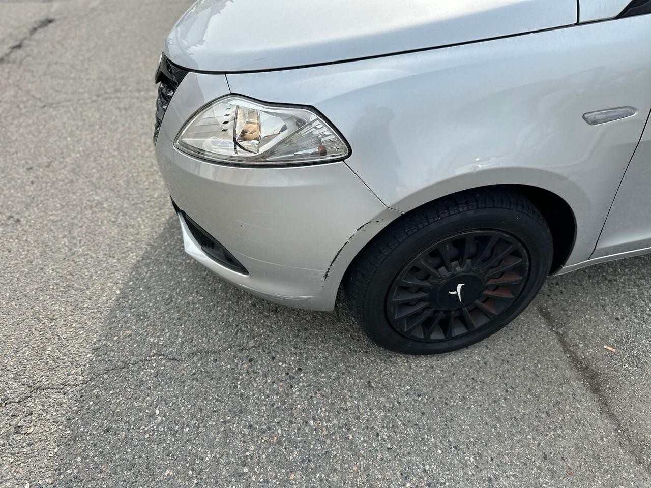 Lancia Ypsilon 1.2 69 CV 5 porte Elefantino