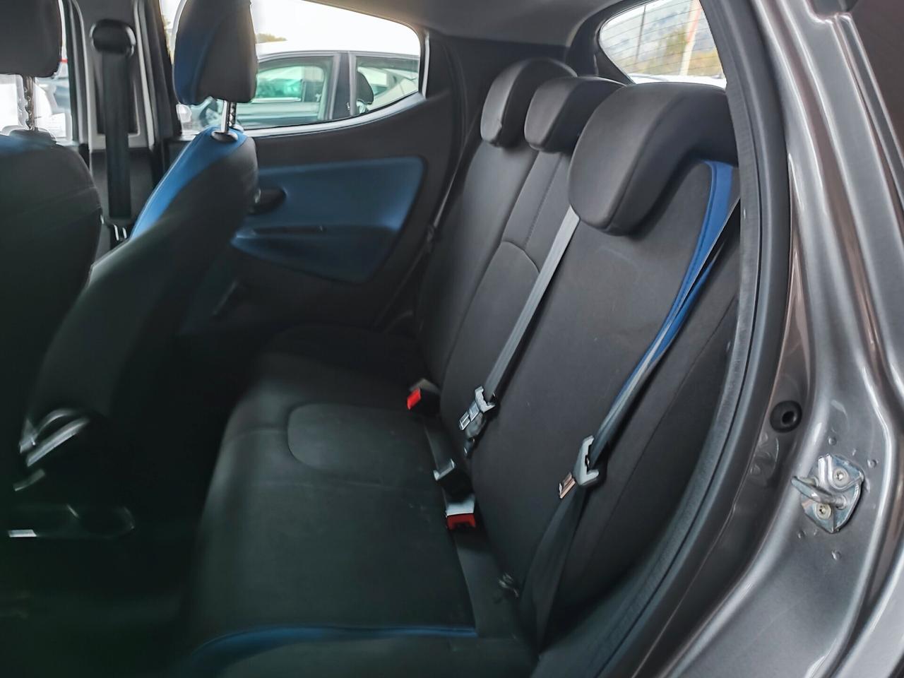 Lancia Ypsilon 1.2 69 CV 5 porte Unyca