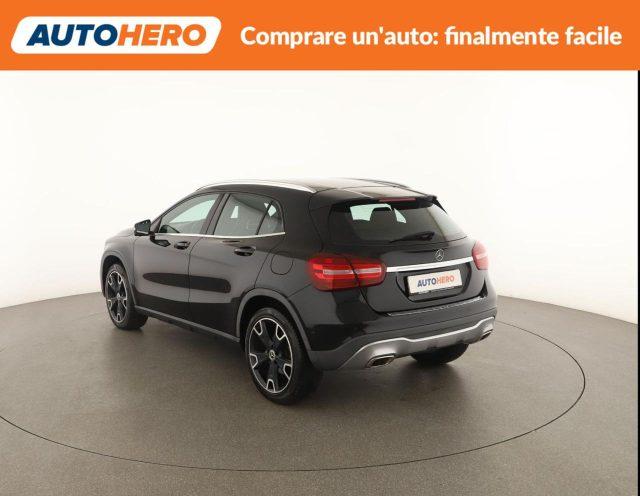 MERCEDES-BENZ GLA 200 Sport
