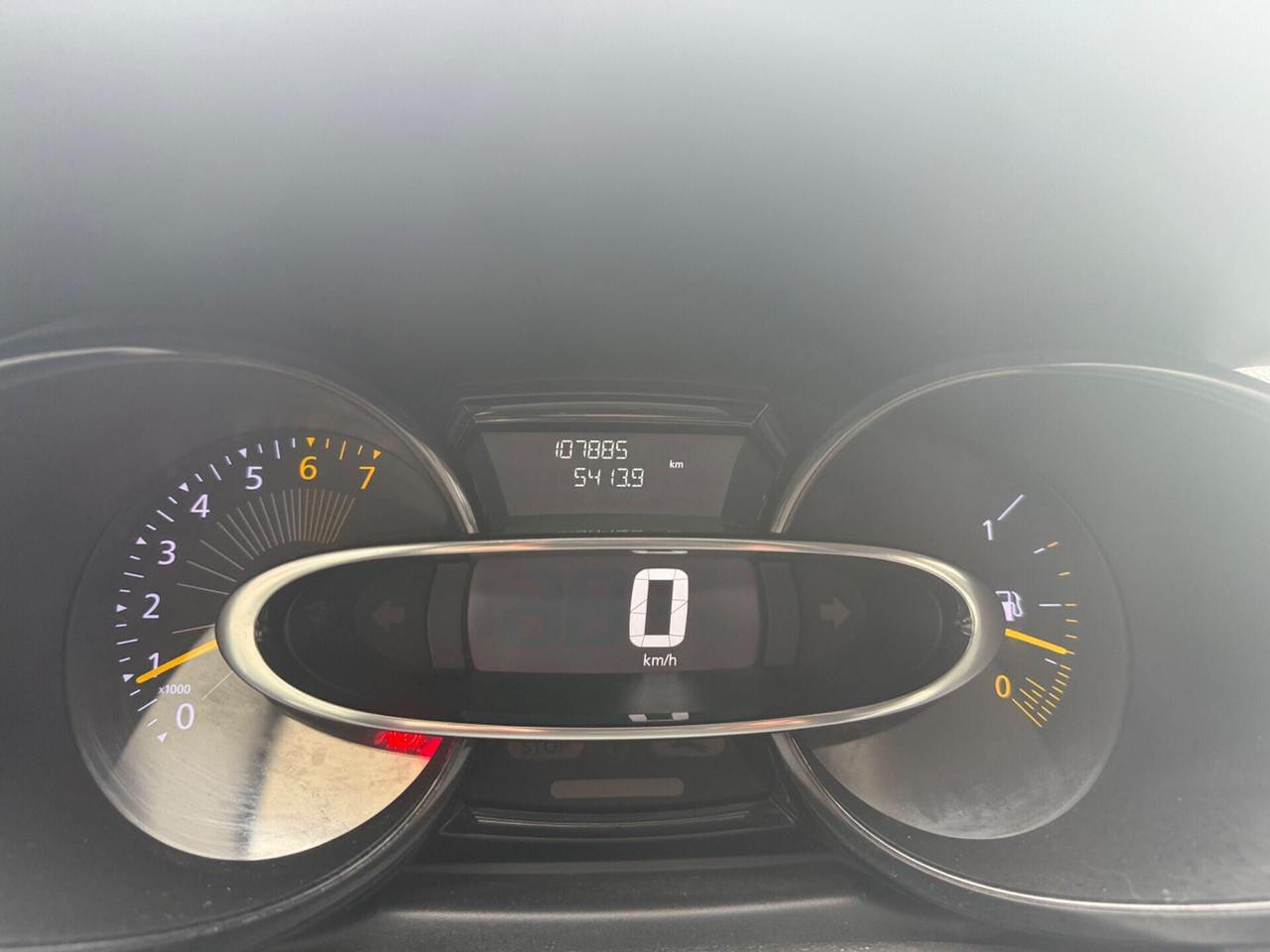 Renault Clio 1.2 75CV 5 porte Costume National