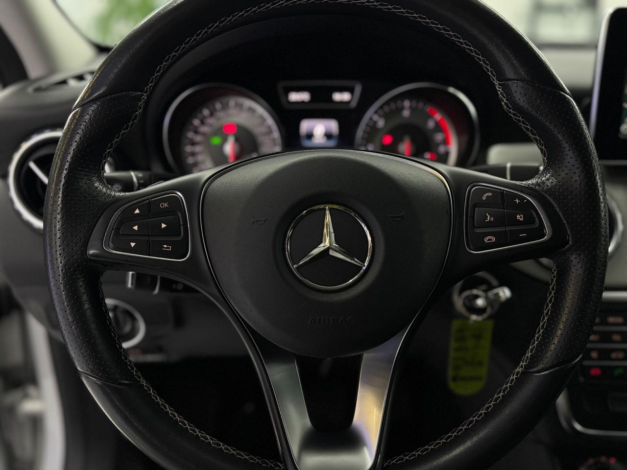 Mercedes-benz GLA 180d Automatic Premium