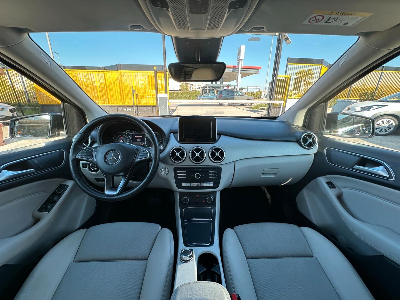 MERCEDES-BENZ B 180 d Automatic Sport