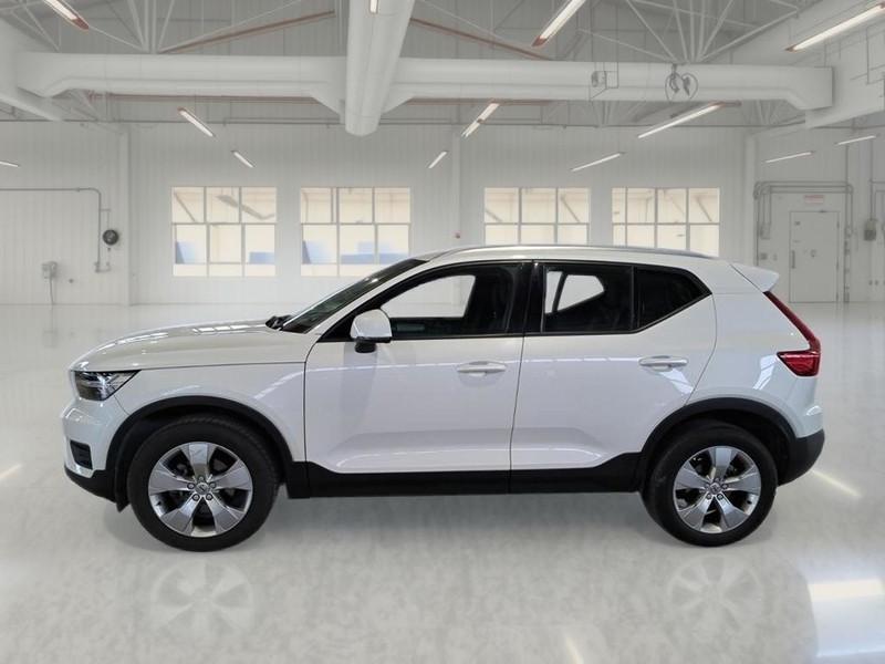 VOLVO XC40 T2 AUTOMATICO MOMENTUM SUV