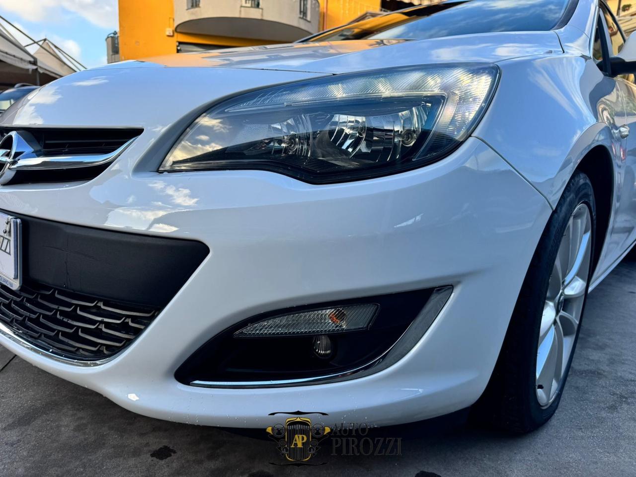 Opel Astra 1.6 CDTI MOD. COSMO del 2015 150000KM