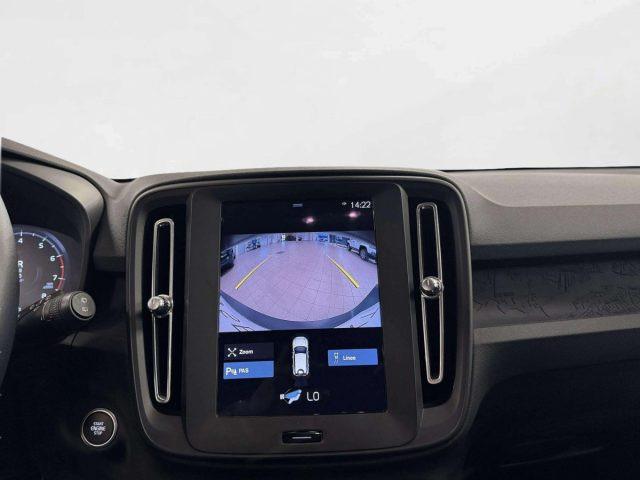 VOLVO XC40 T3 MOMENTUM CORE AUTOMATICA