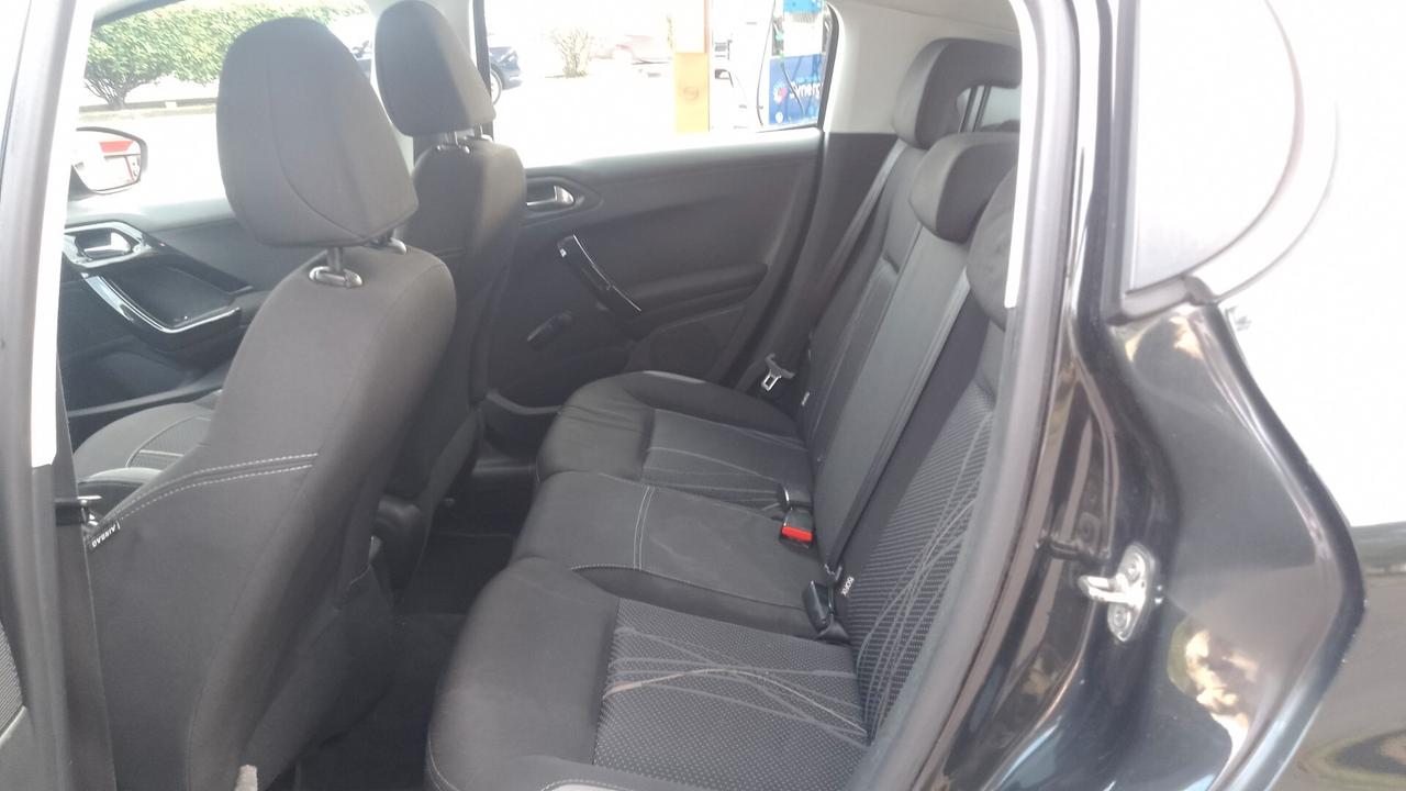 Peugeot 208 1.2 VTi 82 CV 5 P neop 108milakm 12