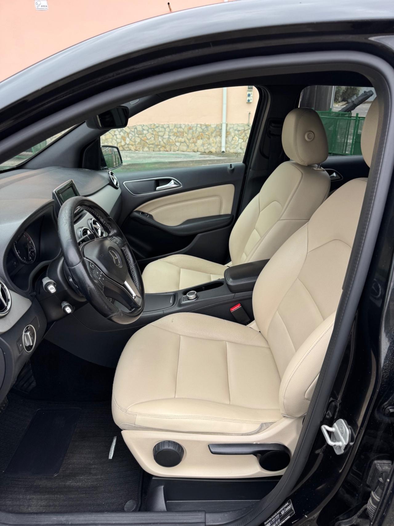 Mercedes Classe B CAMBIO AUTOMATICO/PELLE/FARI XENO