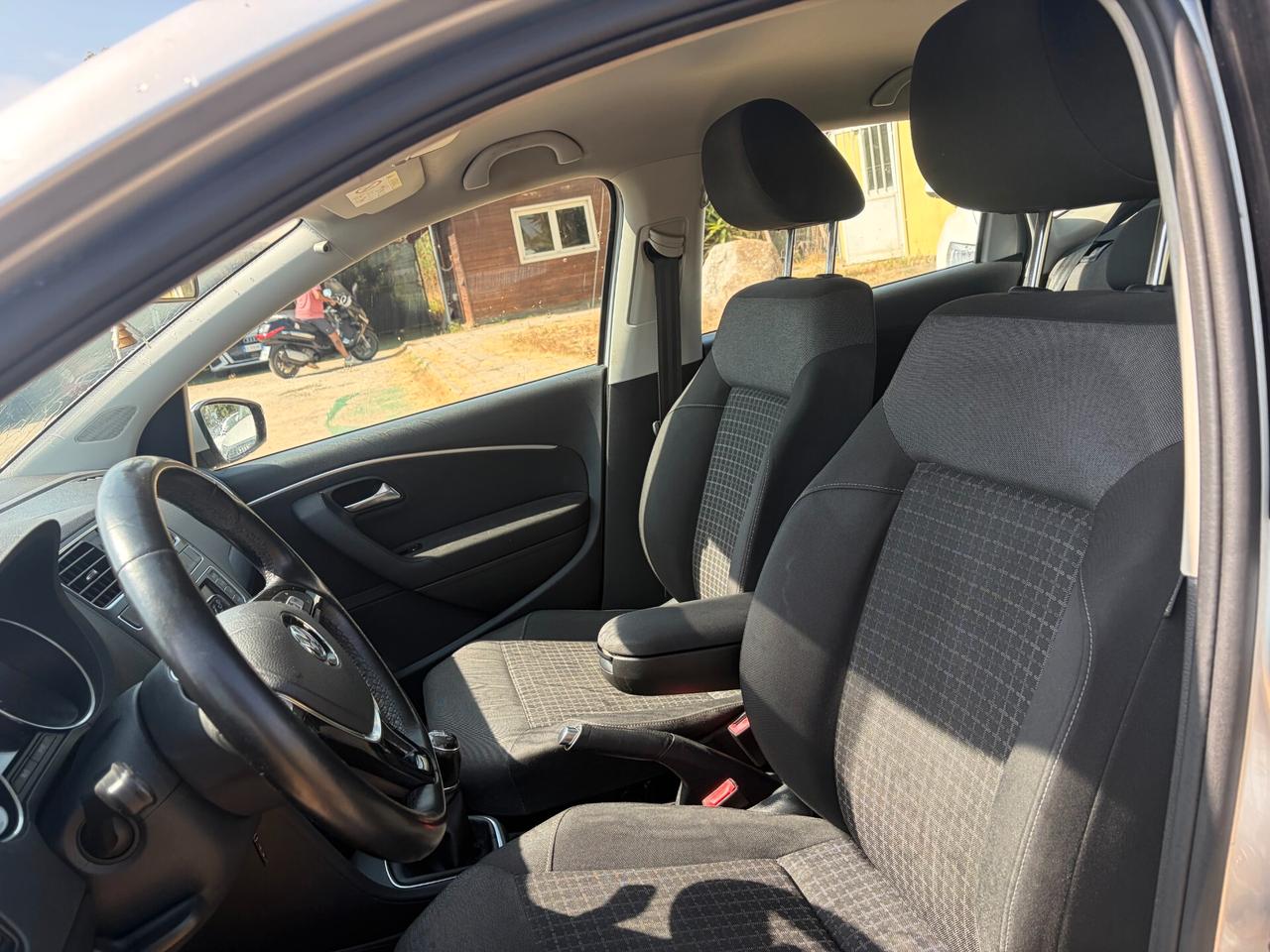 VOLKSWAGEN POLO 1.0 MPI 75CV ANNO 2016 GARANTITA 12 MESI