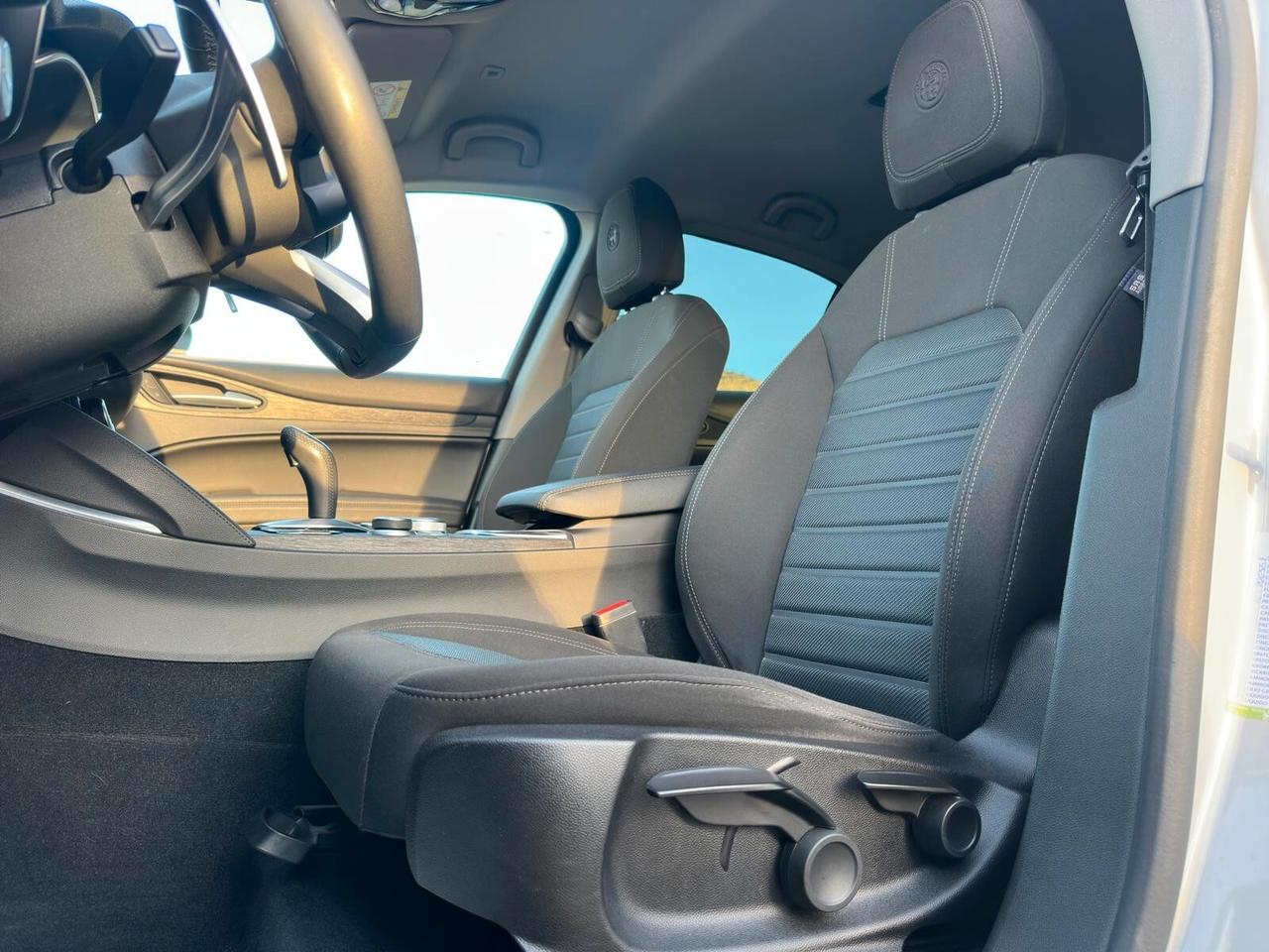 Alfa Romeo Stelvio 2.2 Turbodiesel 160 CV AT8 RWD Business