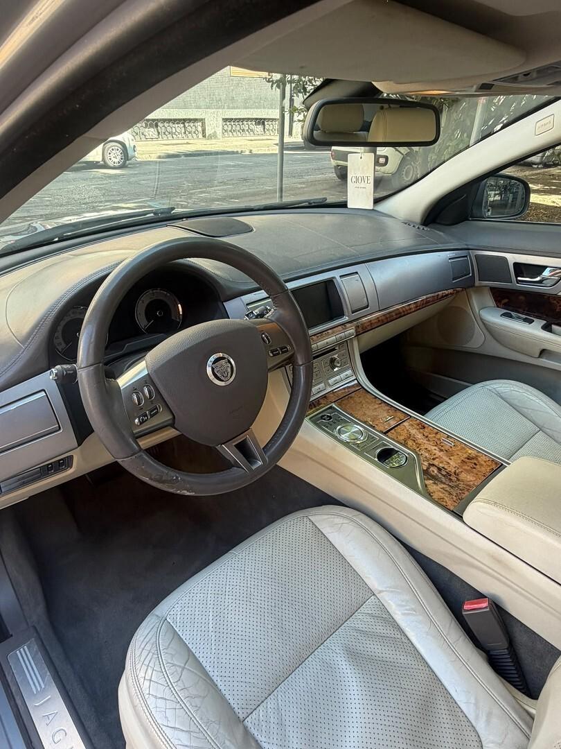 Jaguar XF 2.7 automatica