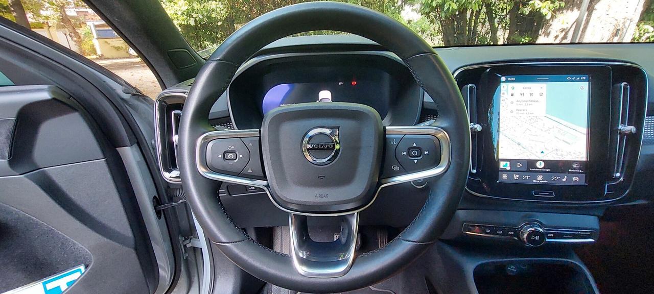 VOLVO XC 40 B3 ULTIMATE PLUS 2.0 IBRIDO 163 CV AUTOMATICA STRAFULL OPTIONAL NUOVA
