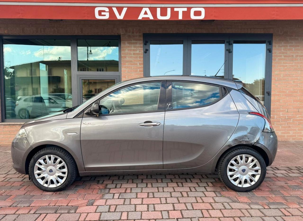 Lancia Ypsilon 1.2 69 CV Silver