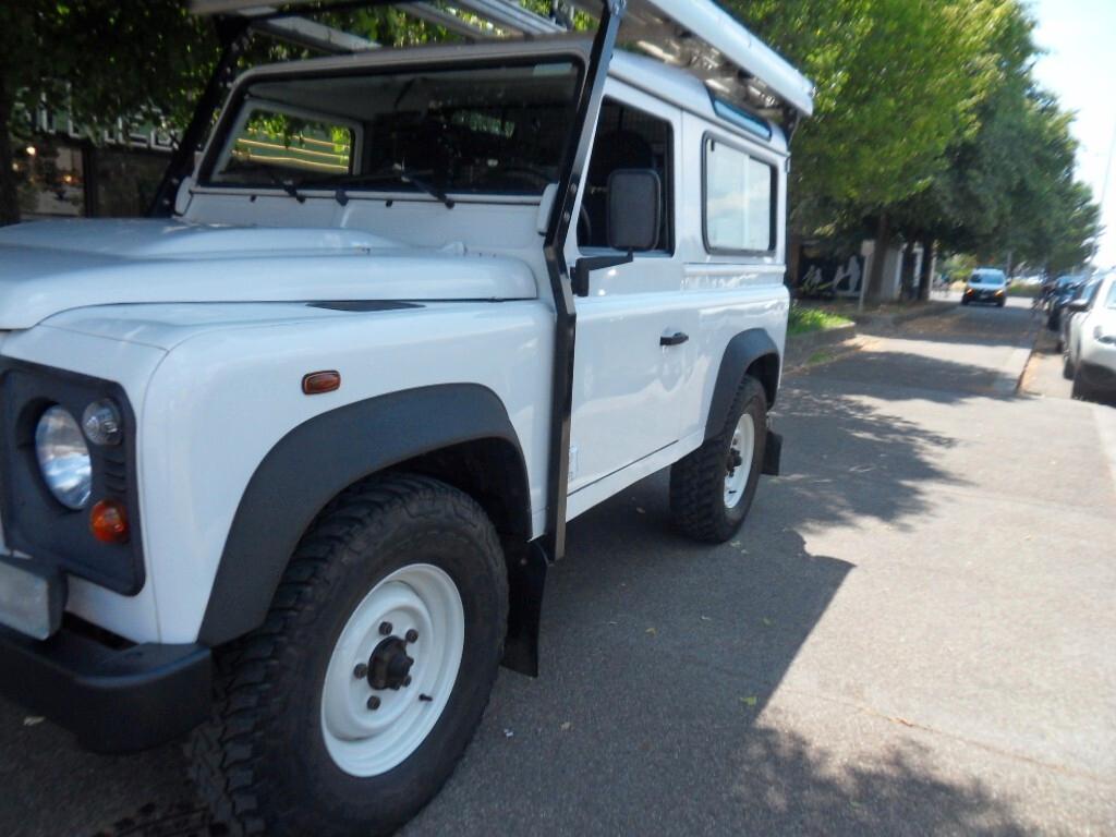 Land Rover Defender 90 2.2 TD4 Station Wagon N1