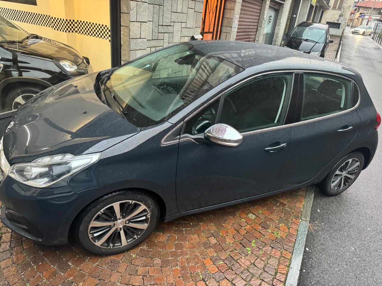 Peugeot 208 GPL Allure retrocamera sensori