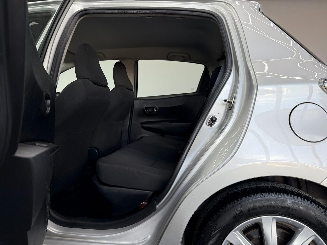 Toyota Yaris HYBRID LOUNGE