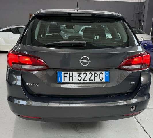 Opel Astra IVA ESPOSTA Neopatentati Cambio Automatico