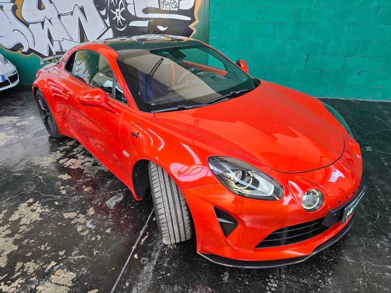 Alpine A110 S Orange, Carbonio