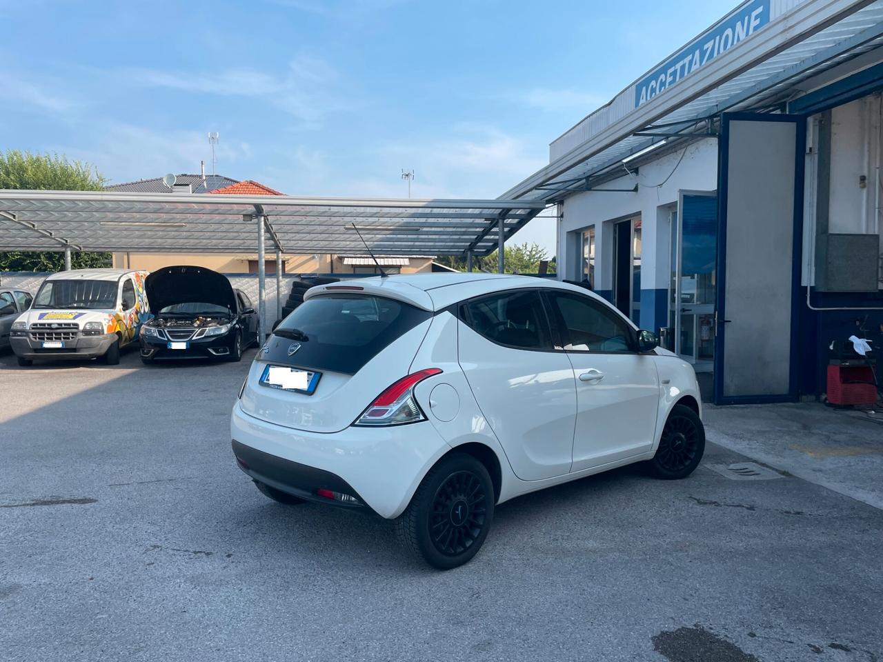 Lancia Ypsilon 1.2 69 CV 5 porte GPL Ecochic Elefantino