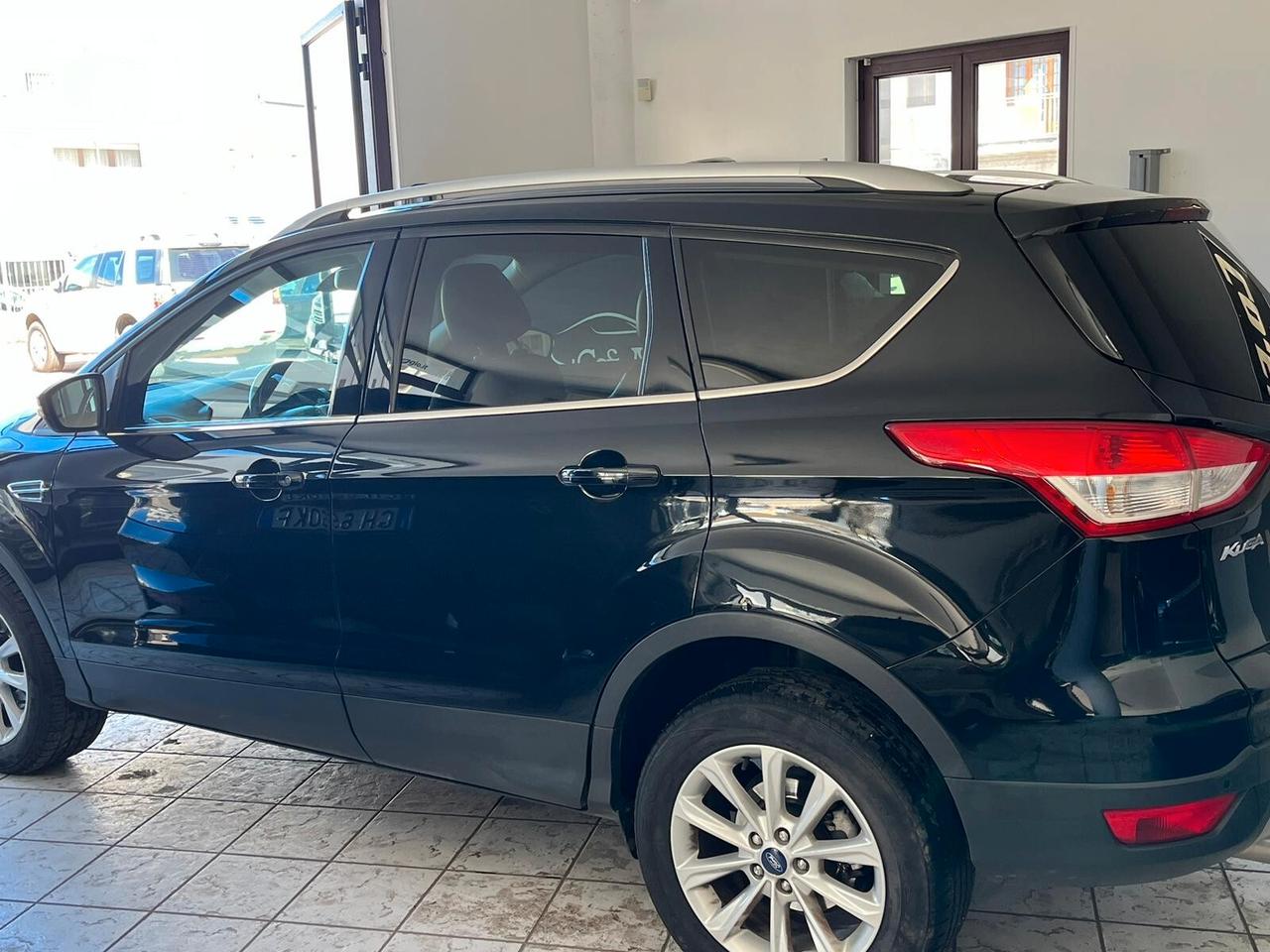 Ford Kuga 2.0 TDCI 150 CV S&S 4WD Powershift Titanium