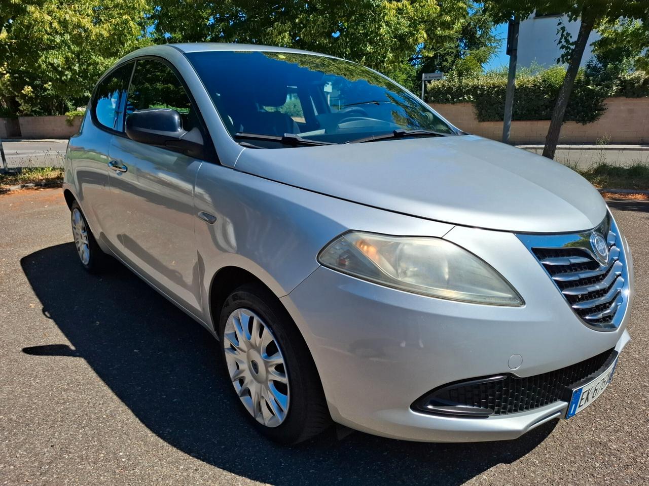 Lancia Ypsilon 1.2 69 CV 5 porte S&S Platinum