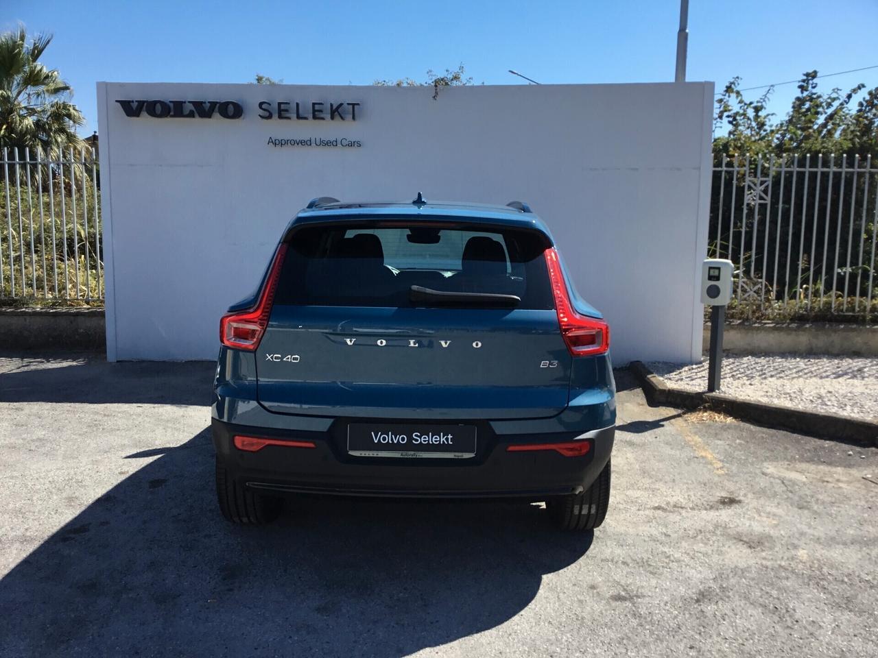 Volvo XC40 B3 automatico Plus Dark
