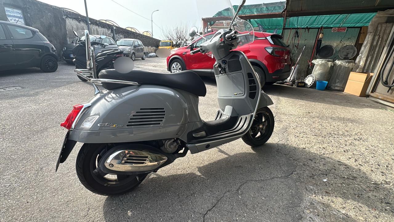 Vespa GTS 300 SUPER TECH DEL 2019 USATO