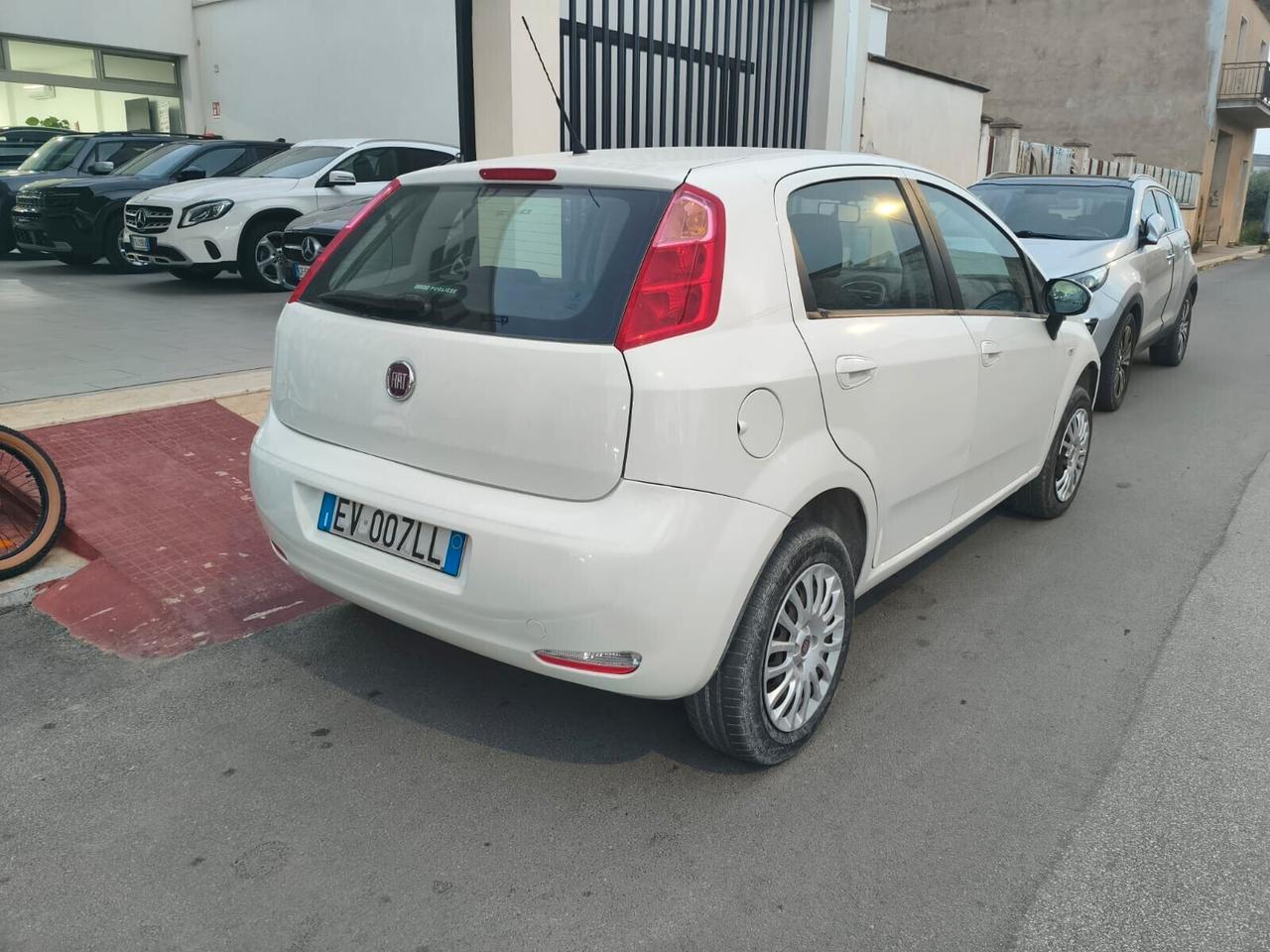 Fiat Punto 1.4 CC 77 CV Natural Power Street 2014