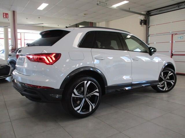 Audi Q3 35 TDI S tronic Blackline