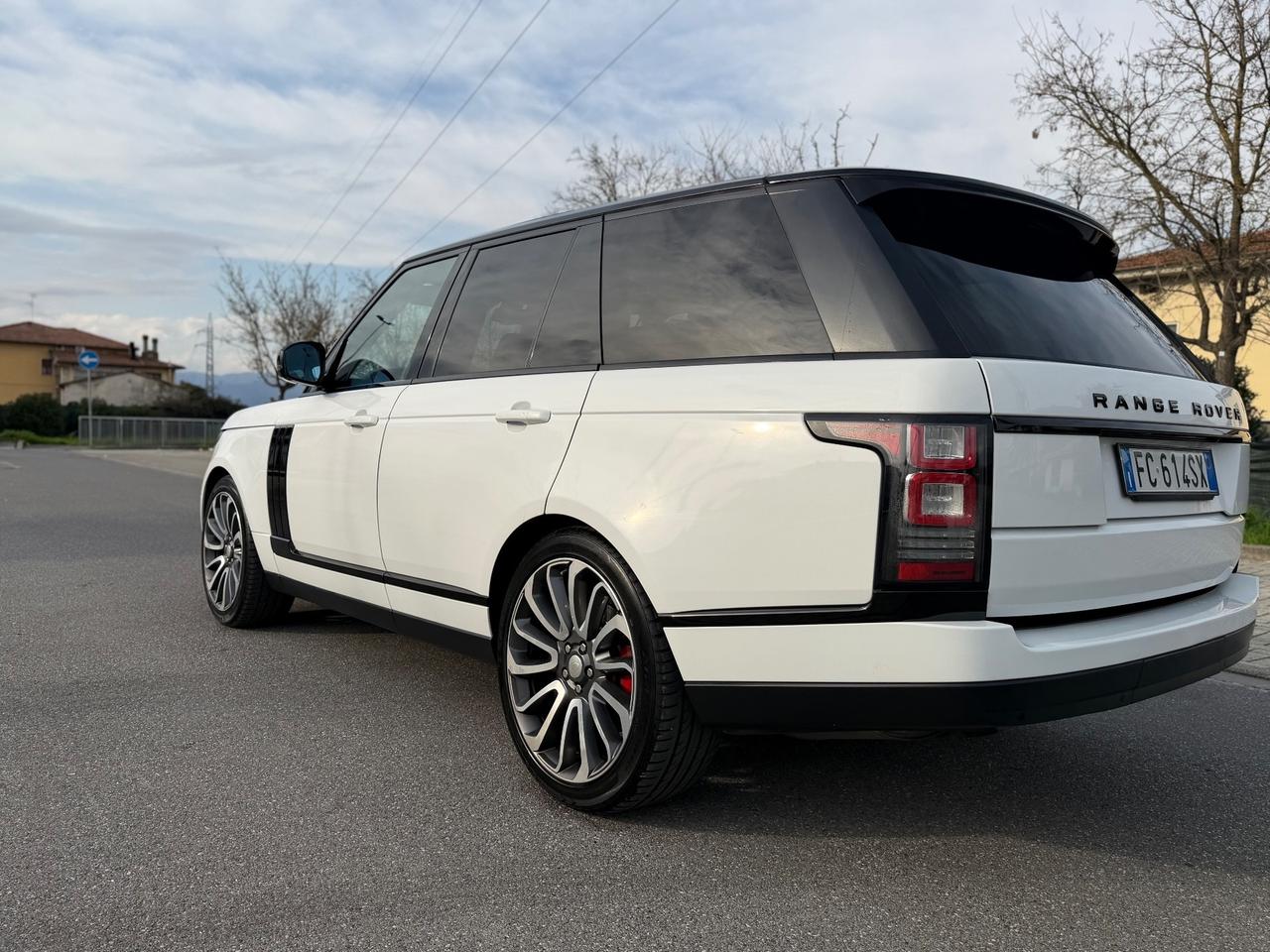 Land Rover Range Rover Vogue 3.0TDV6 black edition