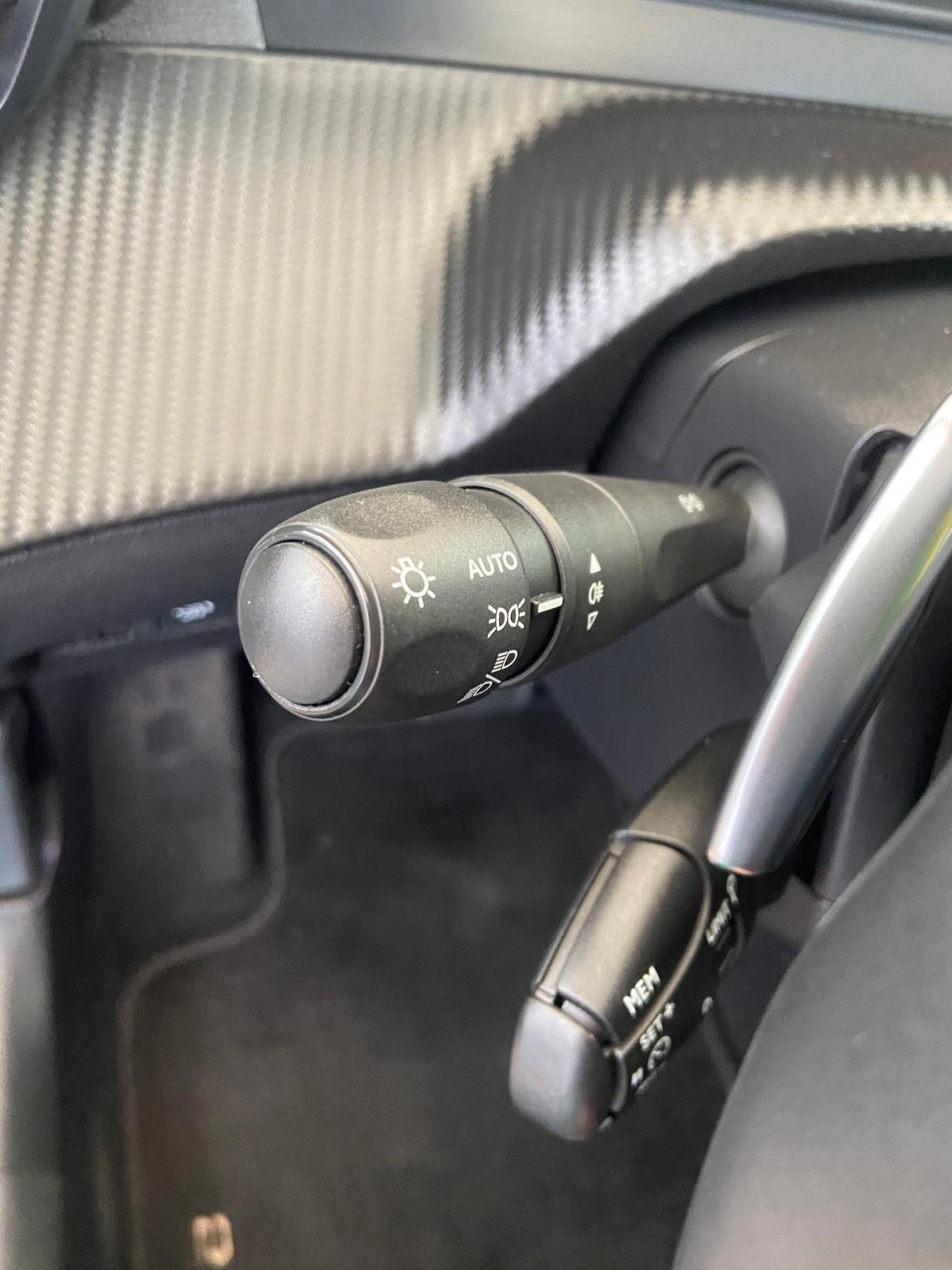 Peugeot 2008 PureTech 130 S&S EAT8 Active Pack