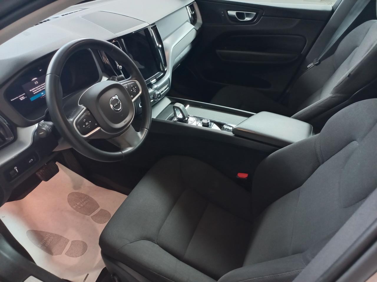 Volvo XC 60 XC60 B4 (d) AWD Geartronic Momentum Pro N1 iva esposta