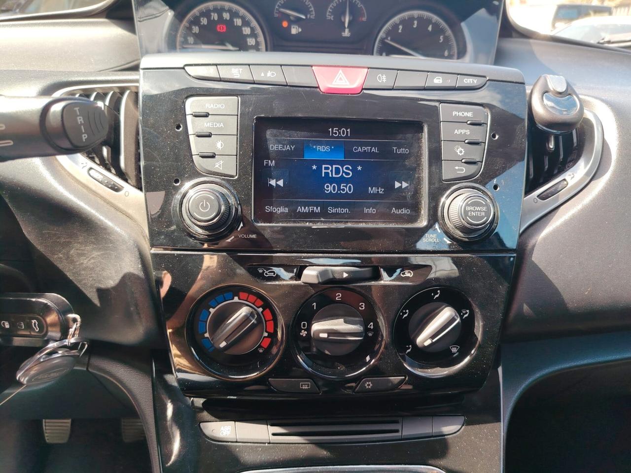 Lancia Ypsilon 1.2 69 CV 5 porte Gold