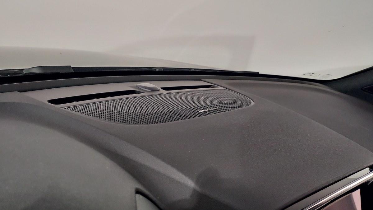VOLVO Xc40 B3 Mild Hybrid Automatico Plus Dark