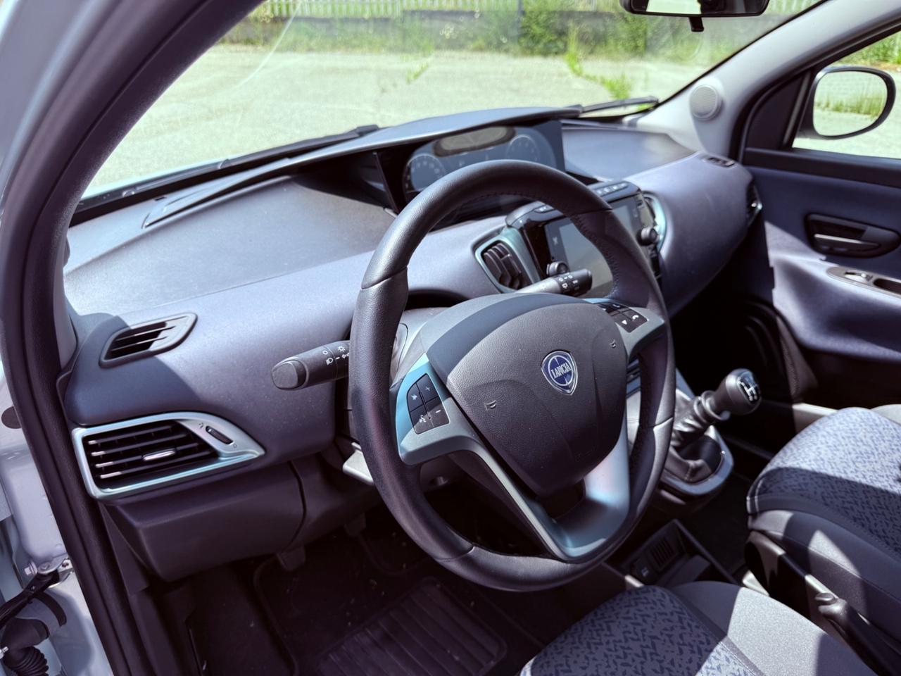 Lancia Ypsilon 1.2 69 CV 5 porte GPL Gold