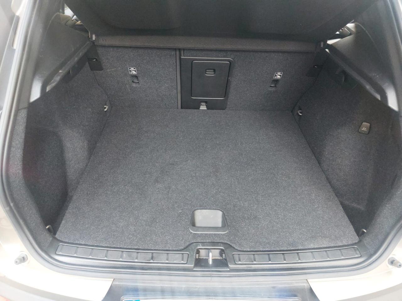 Volvo XC40 T2 Geartronic Momentum Pro