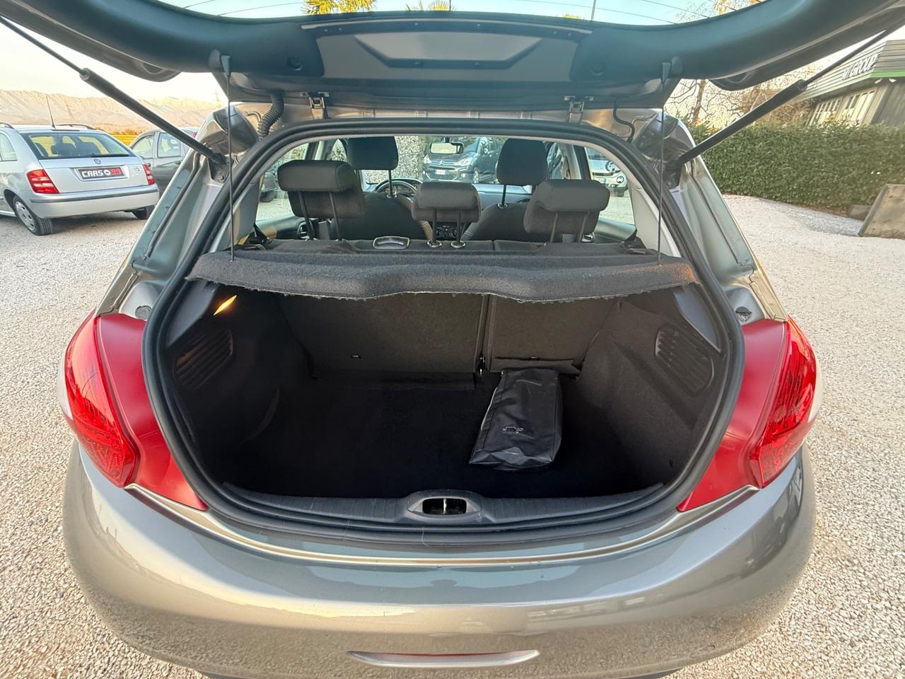 Peugeot 208 1.6 e-HDi 92 CV Stop&Start 5 porte Allure